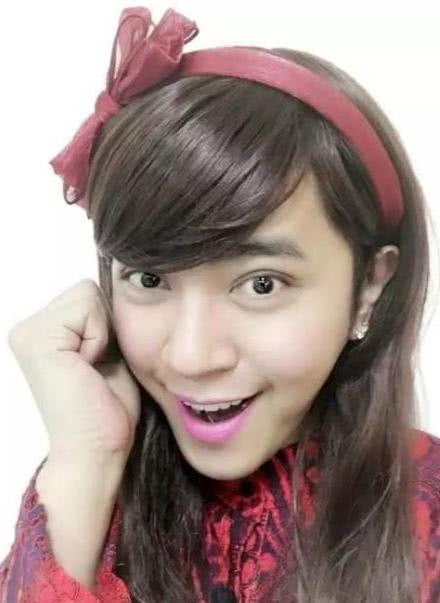 细数那些男扮女装的明星们,成龙辣眼鹿晗萌妹!