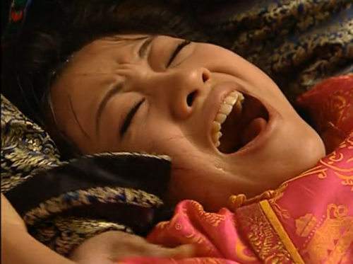 古代女人生孩子花样多坐着跪着蹲着都可以分娩