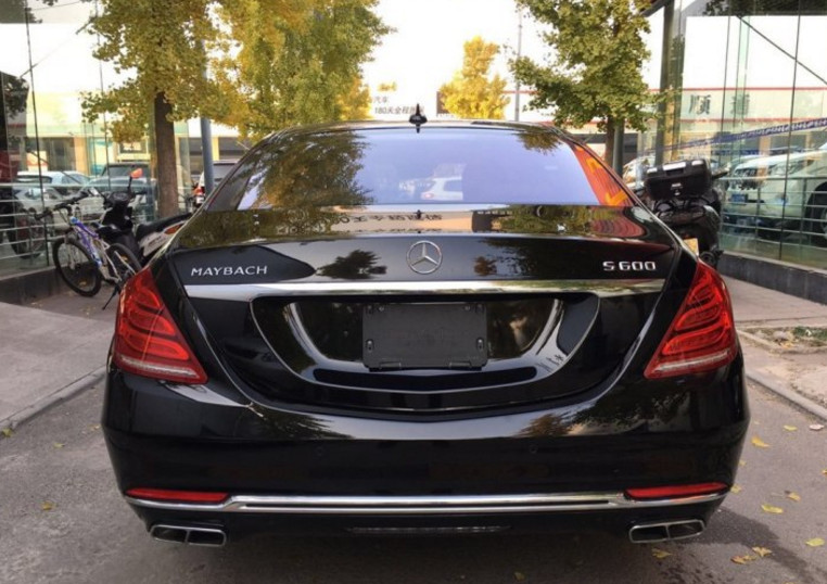 Vip S600 商人携372万元全款买奔驰迈巴赫S600,VIP待遇半小时快速提车-新浪汽车