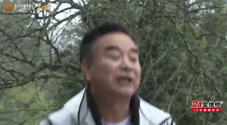 之前看上去悠闲淡定小朋友玉玉也急了,眼泪止不住的往下掉,一幅我见犹