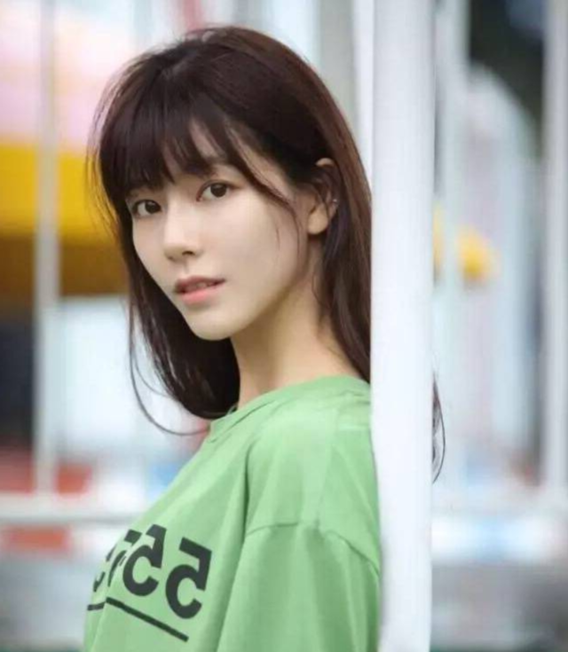 双世宠妃里面赵轻云她是被化妆师耽误了的美女