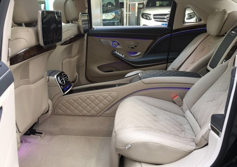 Vip S600 商人携372万元全款买奔驰迈巴赫S600,VIP待遇半小时快速提车-新浪汽车