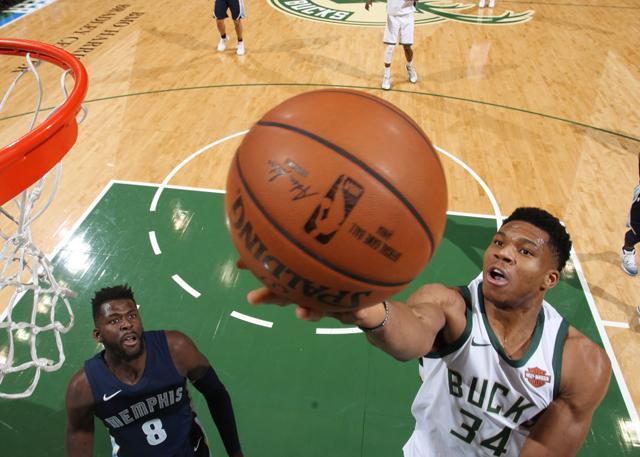 NBA最新得分榜:哈登高居榜首,詹皇第三,KD库