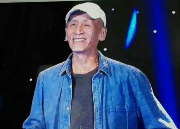 《迟到》创作者,台湾著名音乐人陈彼得 记者约图法制晚报·看法新闻