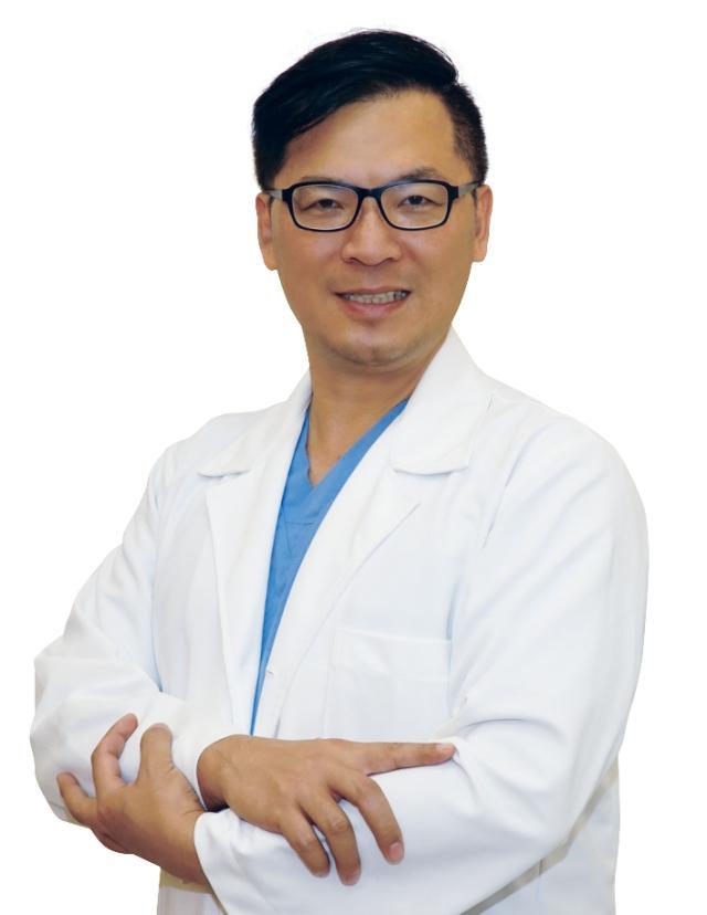 詹富盛医师韩国美容外科 会员中华民国美容医学会 理事国立阳明医学院