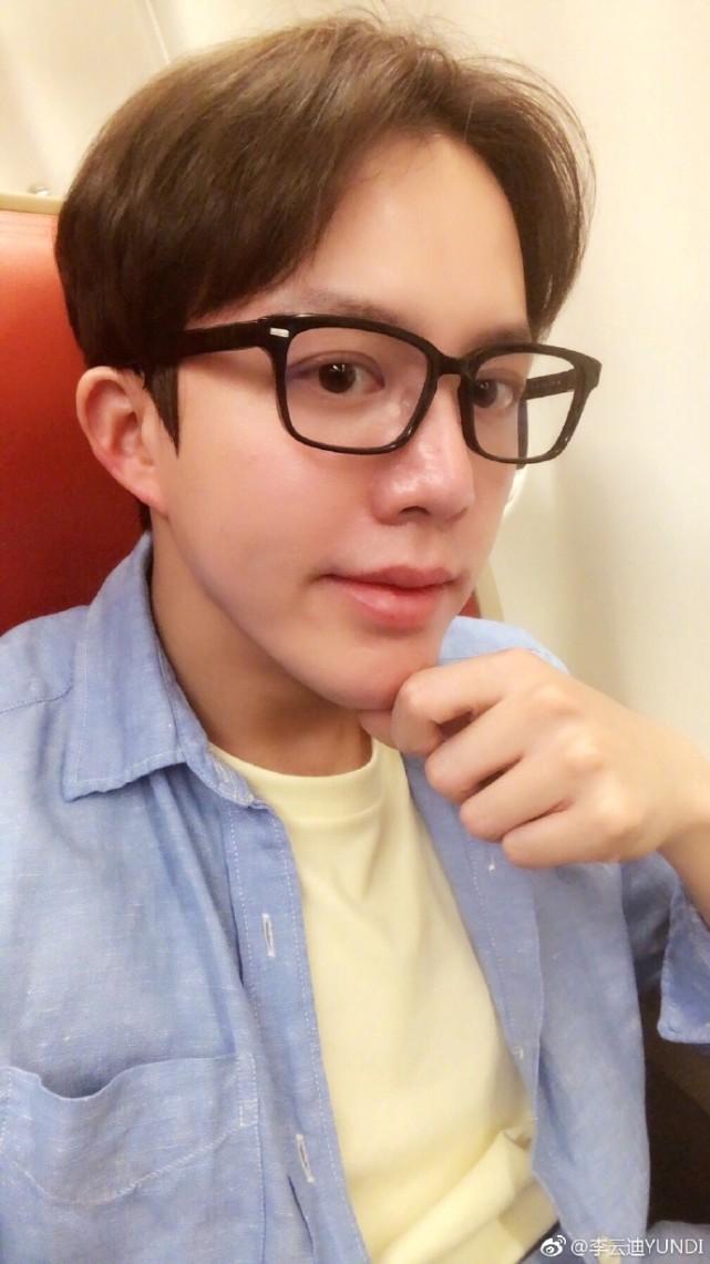 李云迪臭美晒自拍照,变成这样网友评论炸了!