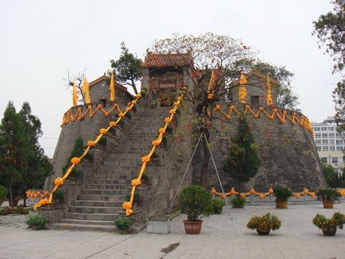 河南鹿邑发现疑似老子墓, 发掘时专家越挖感觉越不对劲, 怪事连连