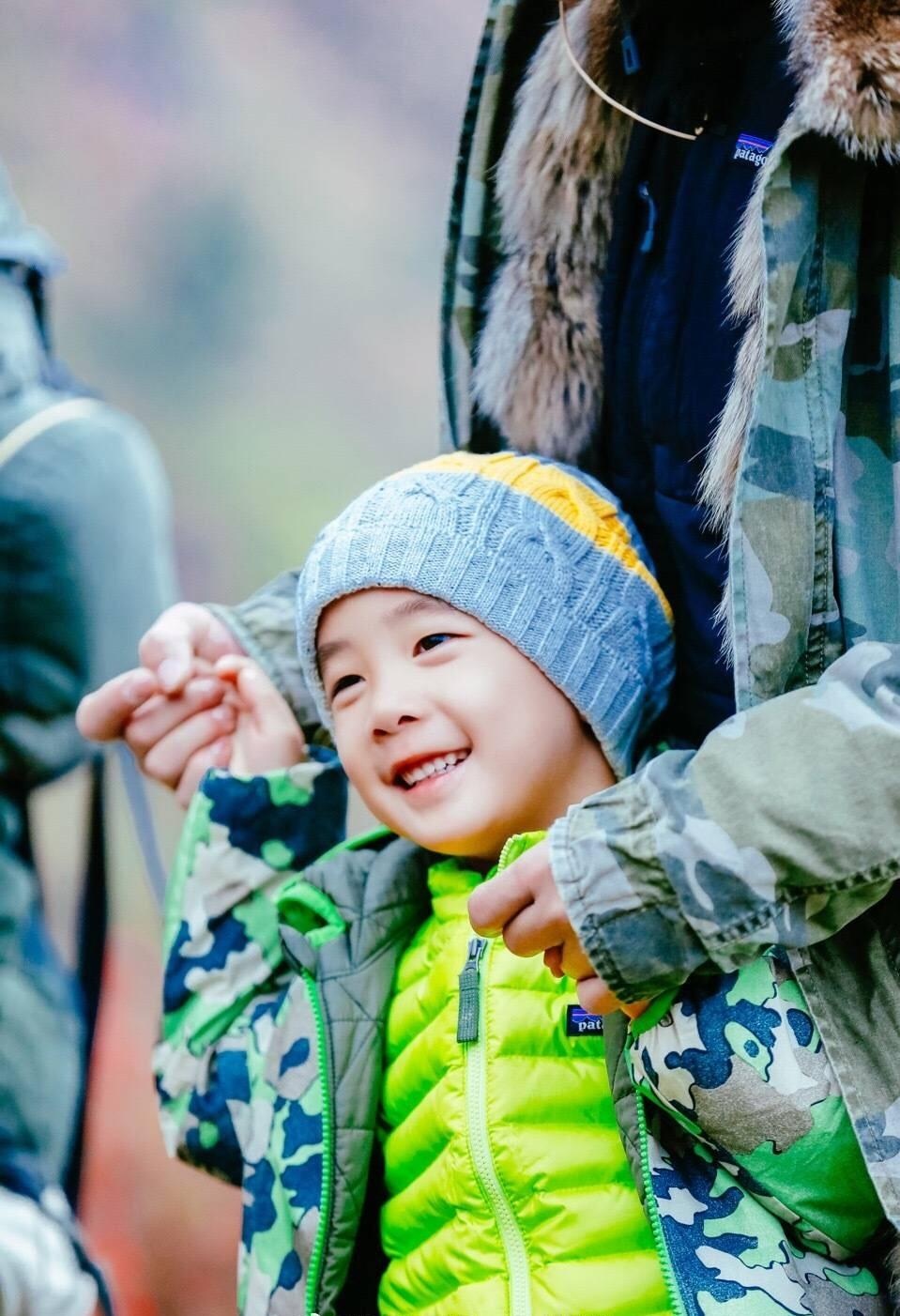 jasper妒忌了大呼陈小春你太爱好小泡芙了