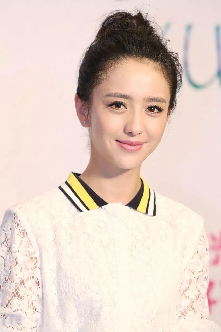 见过佟丽娅早年出道照片,就知道现在有多上镜了!