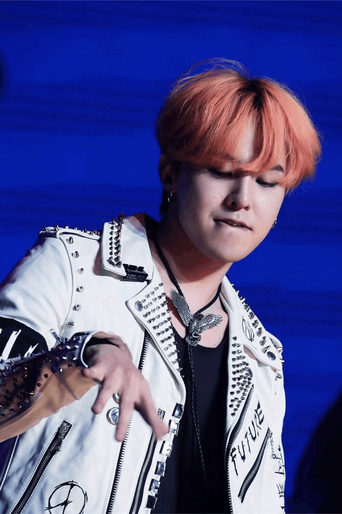 从一句对粉丝的暖心话,看志龙欧巴这些年的百变发型