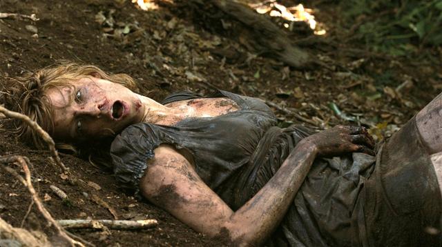 小情侣去野营,碰见美国熊孩子,男朋友被活活烧死