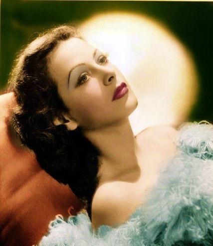 电影界第一位全裸出镜演员,6次婚姻全失败,晚年靠吸毒寻求安慰