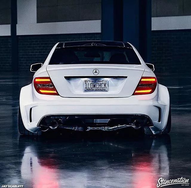 买不到限量的blackseries不如看看这辆宽体c63amg吧