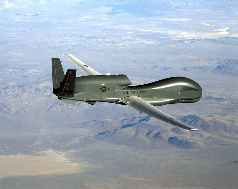 中国歼轰7A联手翔龙!战斗力已是世界顶尖,一大