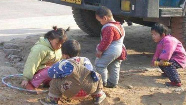 宝宝留在老家几个月下体都是疤都怪婆婆坚持让宝宝穿开裆裤