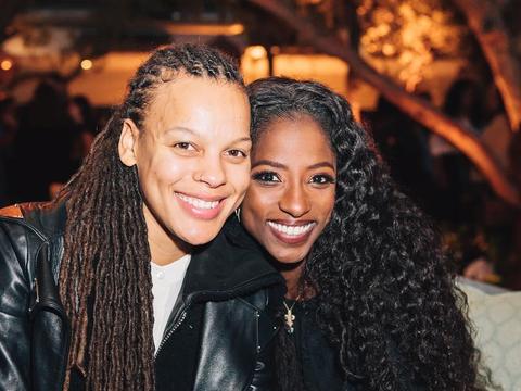 北京"扫黄打非"办查封同性直播平台"peepla" 涉男性淫秽