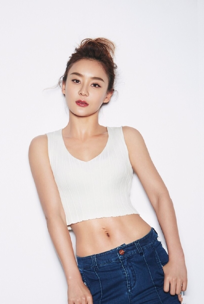 袁姗姗一组写真感觉人又变了,选对妆容就像换了个人