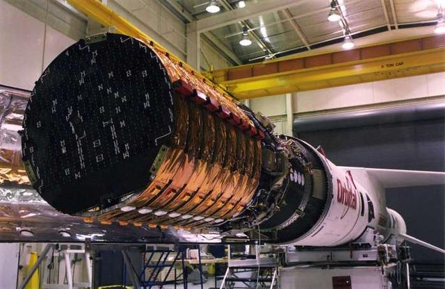 1700吨火箭燃料外泄航天飞机16000米爆炸7名宇航员无一幸存