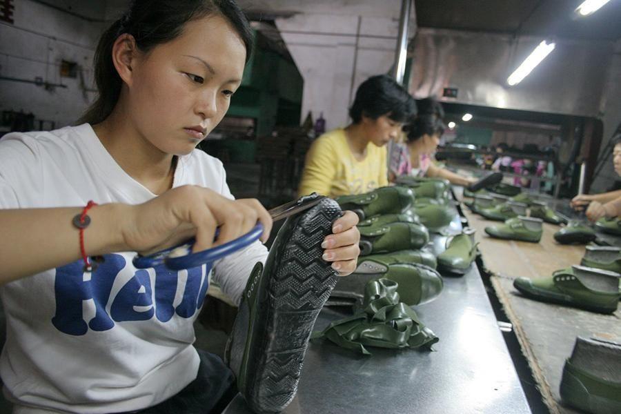 "万年解放鞋"要退役: 武警部队今换装新型跑鞋和高级作战靴