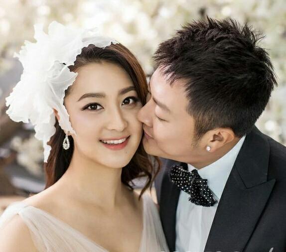 演员印小天被妻子骗婚损失一千多万至今无法见到儿子