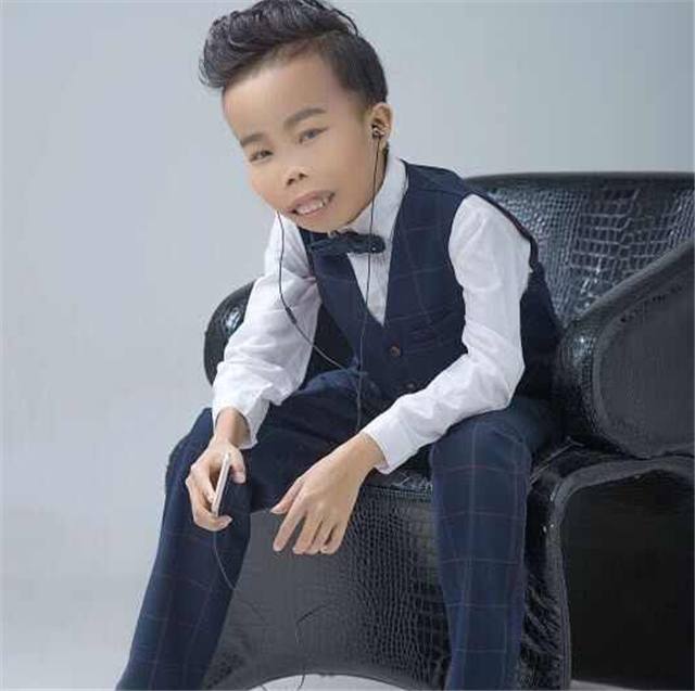 快手号也被封杀了,其它平台的号都被注销了,快手一哥已经移位为天佑