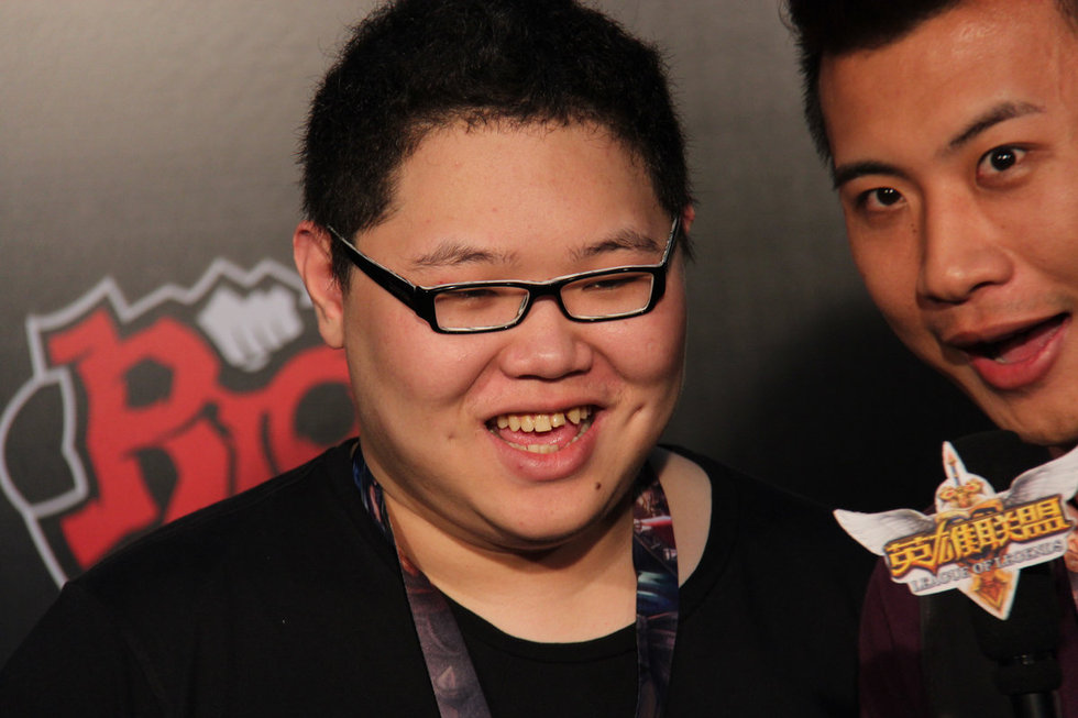 pdd自曝一晚上1800万还用十万块红包对粉丝封嘴