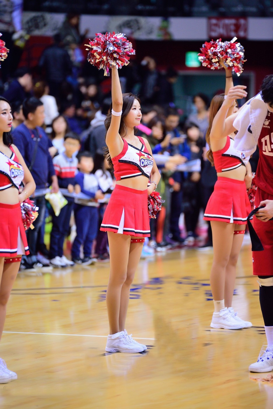 运动会上活力青春的啦啦队美女小宝贝