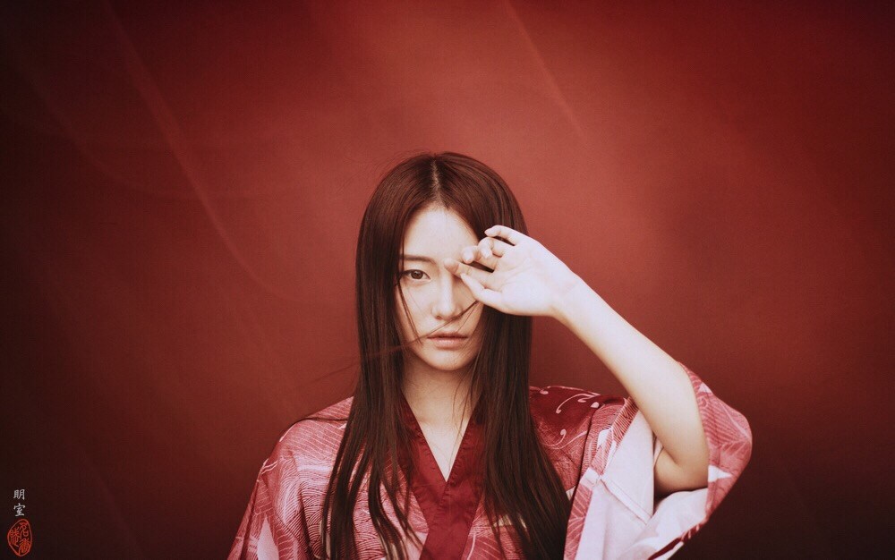 性感美女一组红衣照美翻朋友圈 性感美女一组红衣照美翻朋友圈