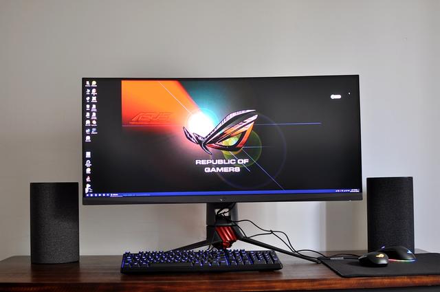 7999元的华硕35寸电竞大曲屏体验,大视野吃鸡堪比开挂