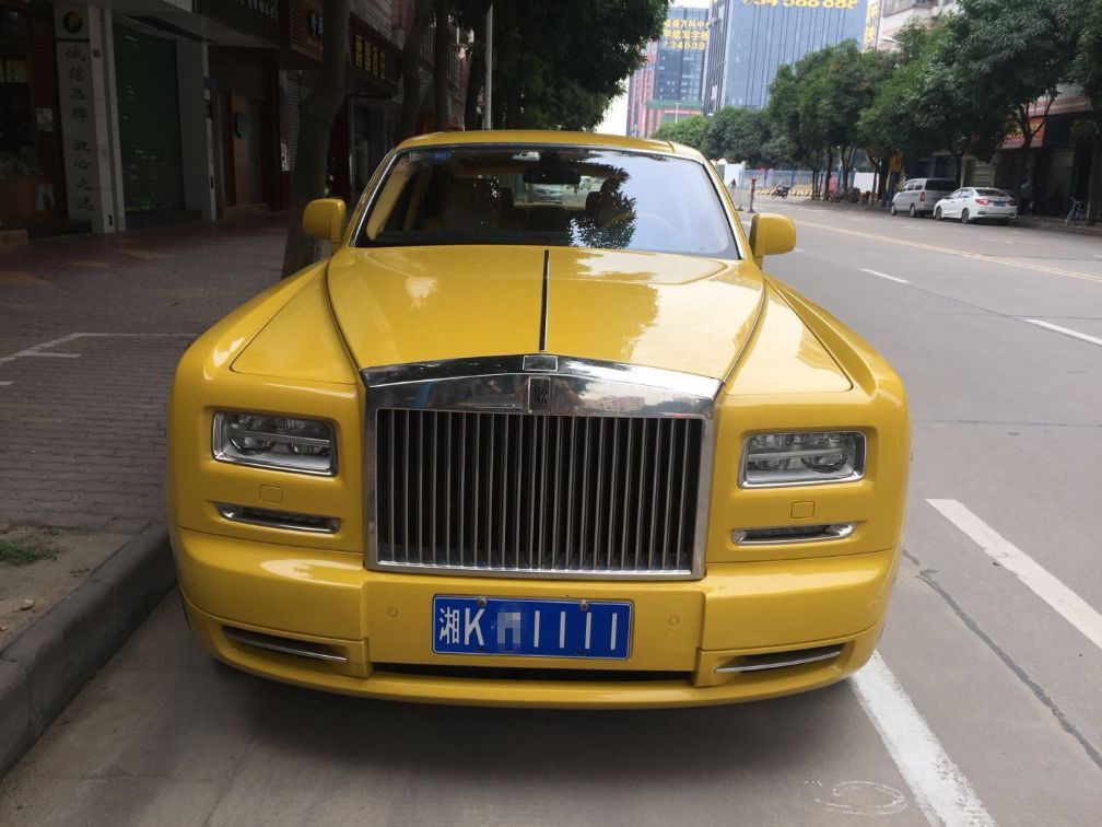 杨臣刚晒一千两百万劳斯莱斯颜色很霸气