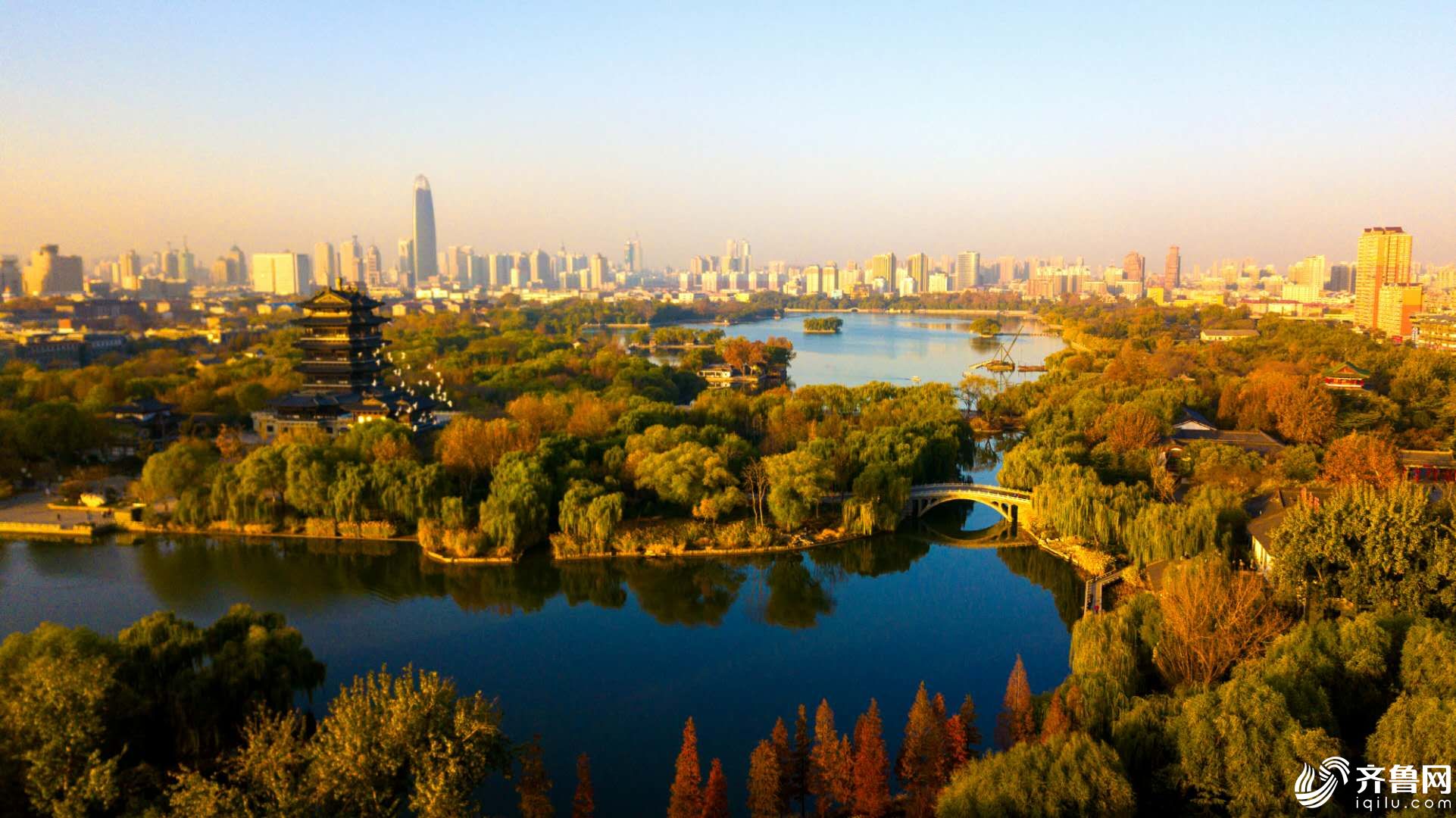 最美山东丨航拍济南大明湖冬日美景