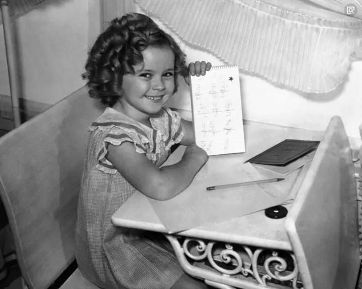 秀兰·邓波儿 美国经济大萧条中走来的"大众小情人"