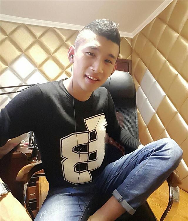 天佑又买了一辆350万的越野车,造型酷似装甲车,你打赏过多少?