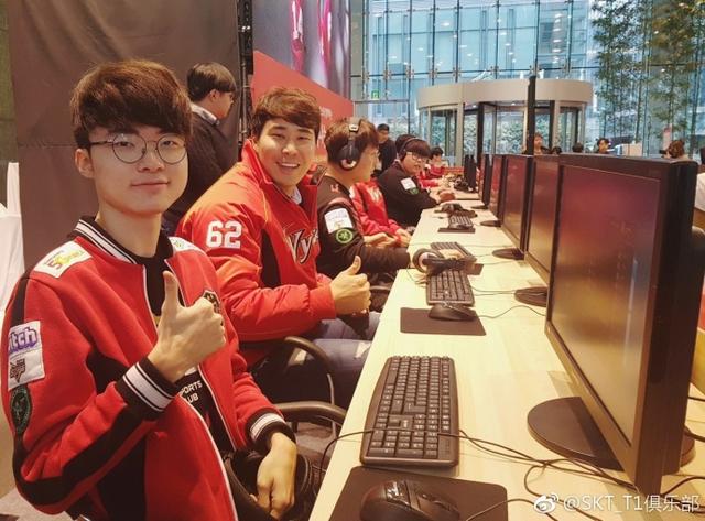 SKT在韩国有多火?Faker签名的一个鼠标拍卖