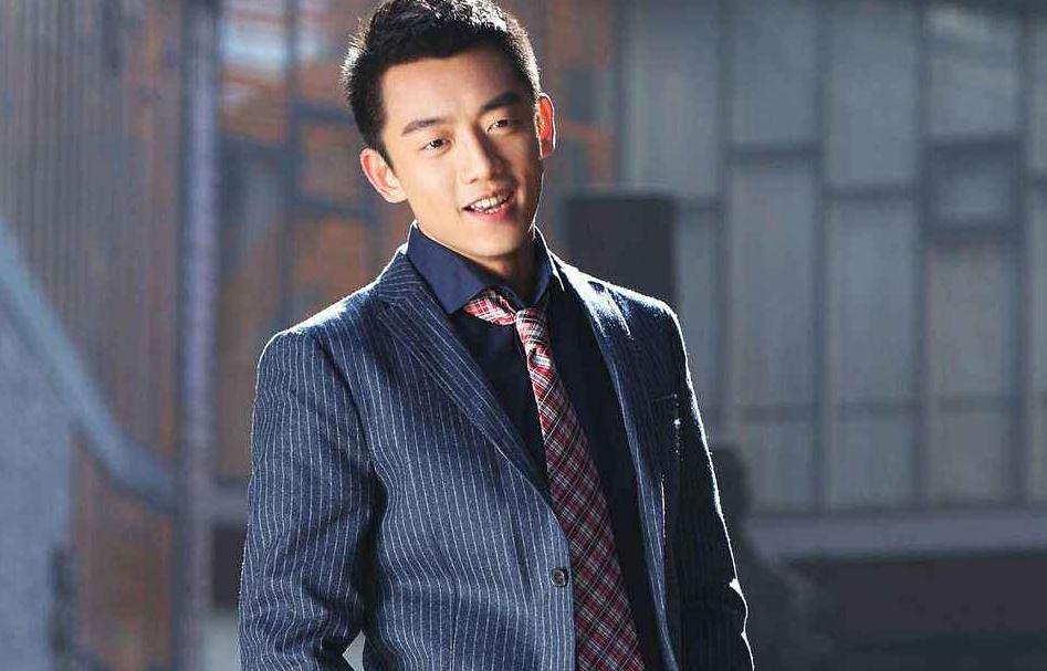 郑凯直面分手不躲避,网友9个字的吐槽暴露. 来