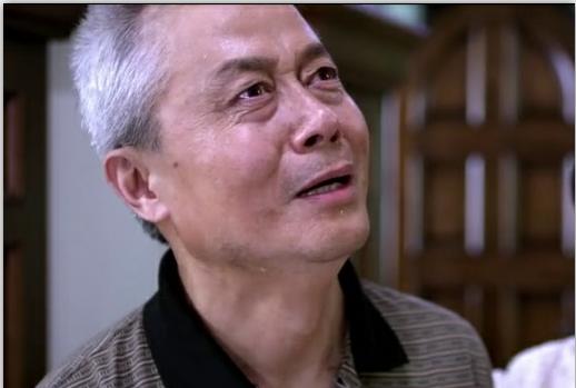 我爸要把房子过户给弟弟,我坚决反对,他拿出一张纸我不说话了!