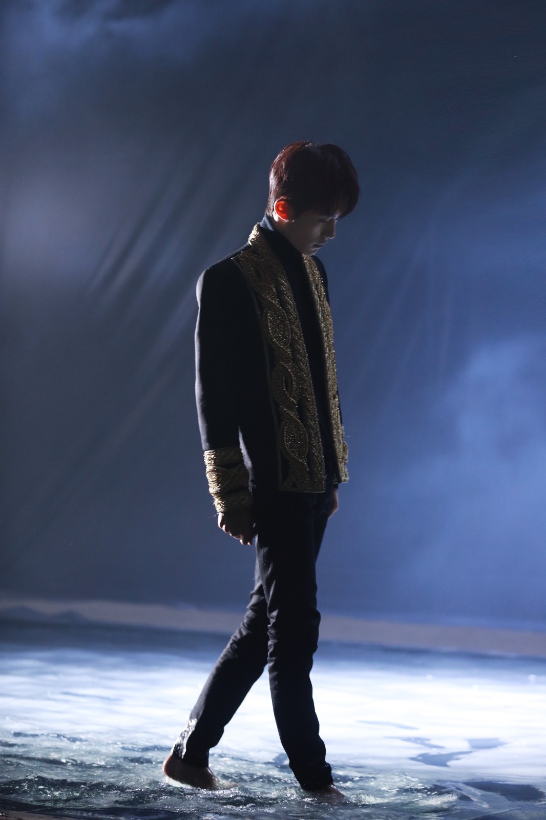 老干部上线禁欲系易烊千玺彰显别样风采