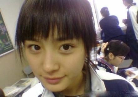 杨幂中学时期旧照被翻出有没有整容对比见分晓