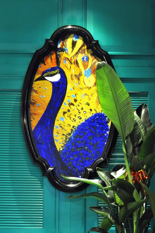 来到这青绿色的孔雀房,让你的舌尖"雀越"起来