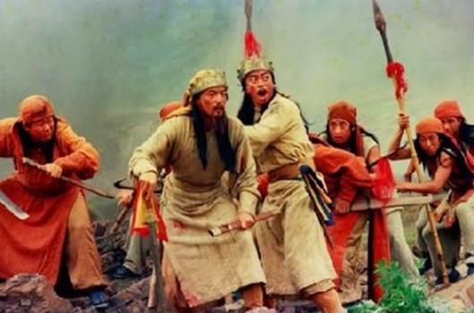 五岁小孩被判凌迟三千刀, 因个头小肉太少, 皇帝下令长大再行刑