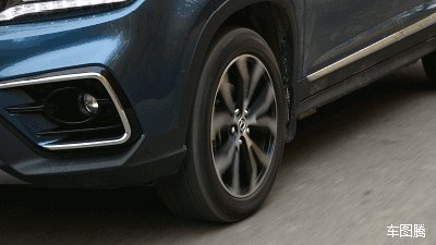 这取决于其采用的高标准nvh设计,马牌高性能静音轮胎,以及严格的加速