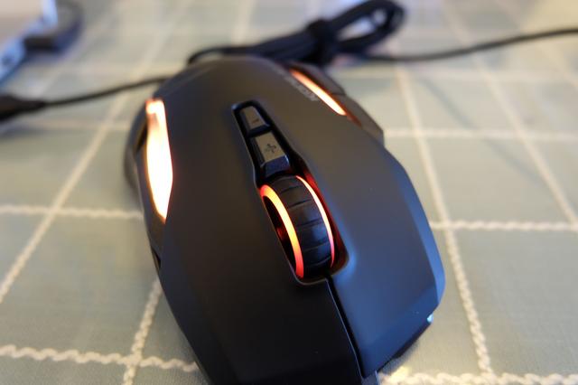 电竞获胜必备,重量级产品冰豹AIMO游戏鼠标评