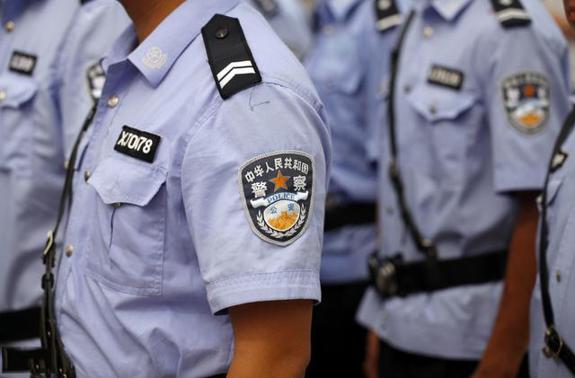 在编人民警察属于公务员行政编,待遇好,社会地位高吗?