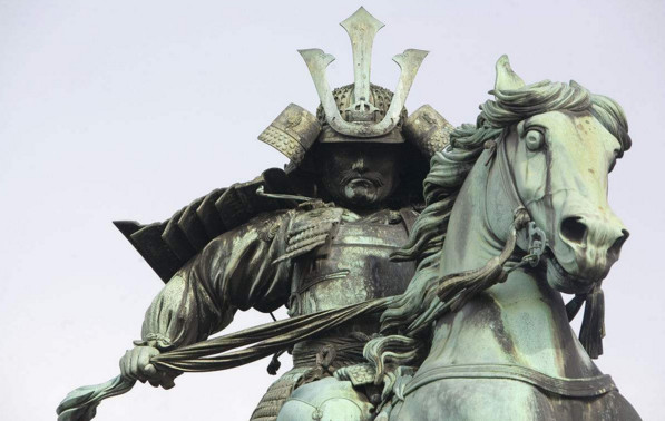 那个时期的日本武士都会带着斗笠