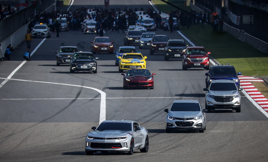 雪佛兰全车系巡游上海国际赛车场,掀起年终大师赛的高潮