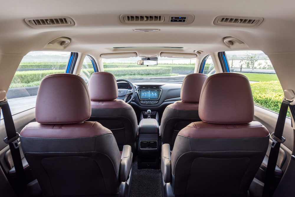 我的意中人是个盖世英雄,他会驾着长安欧尚a800来娶我