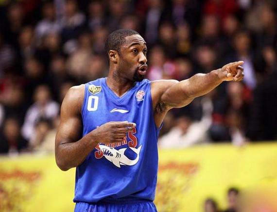 遭遇水土不服2014-15赛季,阿泰斯特加盟四川队开始征战cba联赛