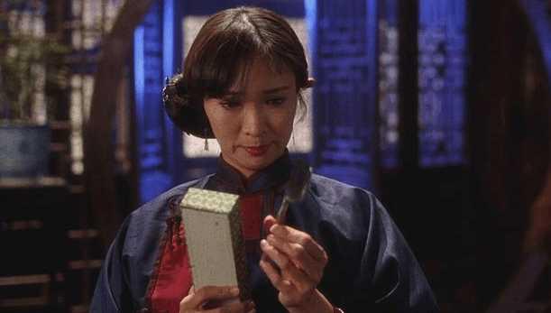 甩了谢贤和秦祥林离婚,天生残疾她却活成了传奇,今70岁依旧优雅萧芳芳