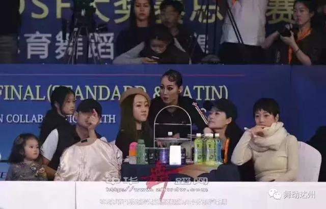 文章马伊琍大女儿文君竹参加拉丁舞比赛荣获第
