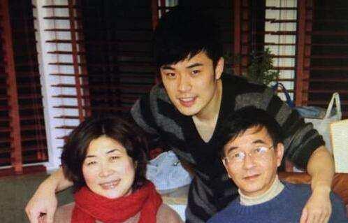 舒畅在一旁尴尬了!陈赫被表妹套路,对着观众直